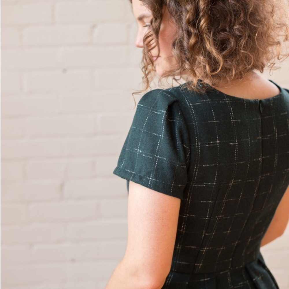Elegant Green Drongo Mini Dress (Canadian designer) - Picture 8 of 10